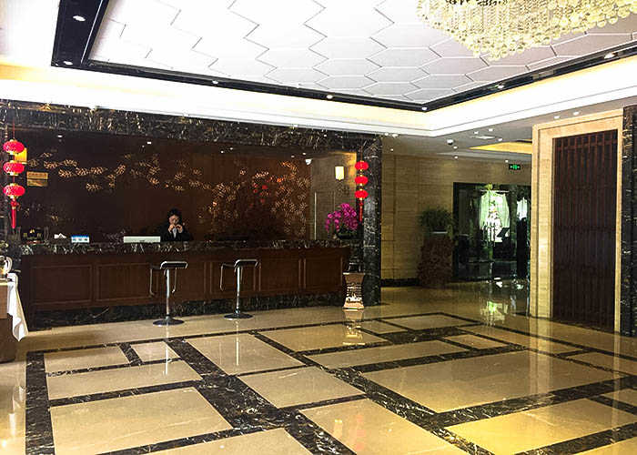 仅618元可享原价718元的【崇州】味江味花园酒店行政山景标间周末（周五周六）住宿一晚，包含：双人早餐；远离城市喧嚣，和着鸟语蝉鸣，静听荷塘流水，一切从这里开始....