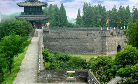 仅72元享原价100元的荆州楚王车马阵景区门票，车马阵景区是目前发掘出车马殉葬规模最大的。