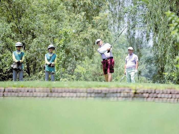 仅328元，享原价838元的【太原】山西辰憬国际高尔夫俱乐部含教练教学200颗球+套票，提供专业教练为您亲身指导，轻松享受挥杆、推杆乐趣和多姿多彩的休闲活动，还可尽情在怡人风景中与您的家人挚友漫步人生
