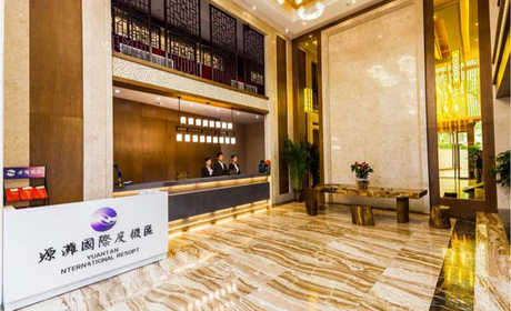 仅568元就享受668元的【崇州】拉菲玺龙温泉酒店观景房标间单间（2选1）周末法定节日住宿一晚包含：双人温泉票和双人早餐，让温泉洗净城市的浮华，让空气涤荡躁动的胸怀！ 胜地玺龙，热情恭候您的到来！