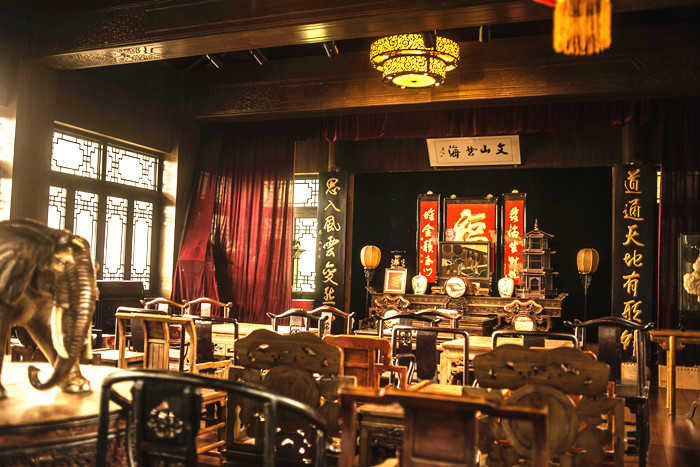 仅40元！即享原价50元的【历下区】百花洲芙蓉馆C区门票，包含：百花洲芙蓉馆C区门票，府芙蓉馆曲艺大舞台，主要演出曲目形式有：相声、山东快书、快板书、双簧、评书等