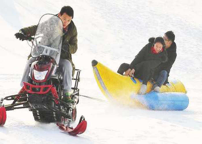 仅99元，享原价120元【延庆】柳沟冰雪马戏平日周末套票，包含：（包含：门票+雪圈（1小时）+马戏门票）是北京的戏雪乐园中数一数二大的场地。主要有三大看点：冰雪、马戏、市集。