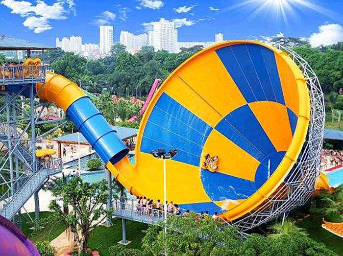 仅需26元，享原价118元的【新乡市】原阳格林湾水上乐园单人门票一张，包含：格林湾水上乐园门票一张+海啸池+海浪池+大喇叭+儿童水寨+太空盆+极速滑梯+更衣柜等；