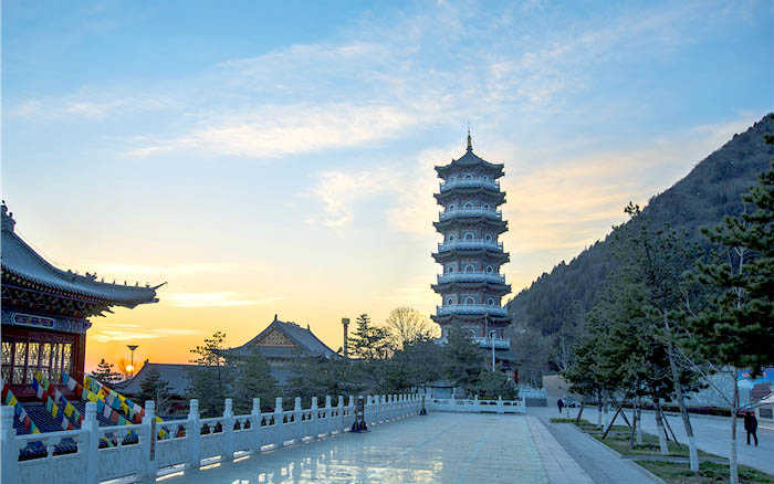 抗疫一线人员专属门票仅35元抢购【密云区】冶仙塔景区门票1张，冶仙塔是密云外八景之一，集旅游、观光、素斋餐饮、娱乐为一体大型公园。