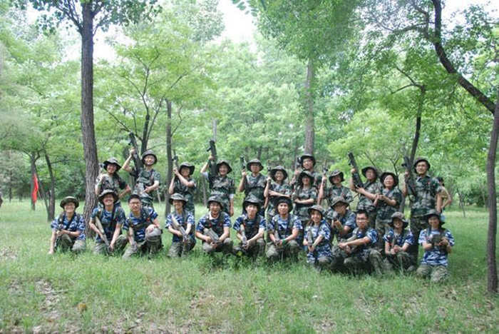 仅80元！享原价260元的【太原市】丛林战队真人CS周末单人半天门票，包含：真人CS周末单人半天门票，真人CS野战基地，这里有丛林、山地、CS障碍、迷宫巷战、CQB场地供您选择！