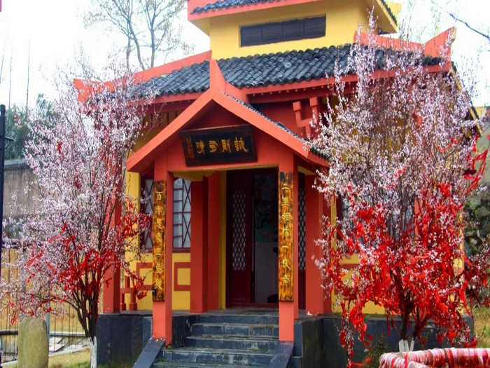 仅60元！即可购买最高价值120元孔雀东南飞景区成人票；【安庆市】孔雀双飞地，爱情朝圣园——这里是修身养性、休闲度假、吟诗作赋、谈情说爱的乐园，也是古皖文化史、诗歌发展史、农耕文化史研究与探秘的宝库。