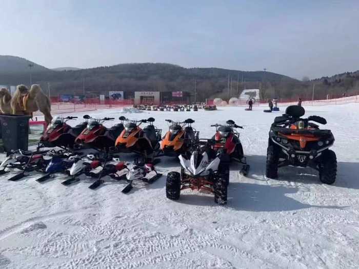 仅68元！享原价100元的【平谷】渔阳国际滑雪场戏雪乐园A套票一张，包含：门票+雪圈速滑（30分钟）+雪地转转（3分钟）+动物喂养+打雪仗。