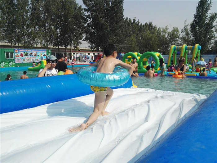 仅25元就享受29元的【徐水县】花满天水上乐园儿童票一张、含：彩虹滑梯、龙头滑梯、水上冲关、大小水寨等水上项目。