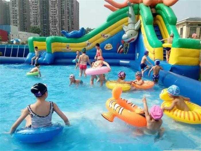 仅需24.8元，享价值30元的【驻马店市】天中实验小学水上动漫嘉年华1+1门票一张，包含龙头滑梯、大象水滑梯、儿童戏水区、水上香蕉船戏水池等，夏日休闲好去处！