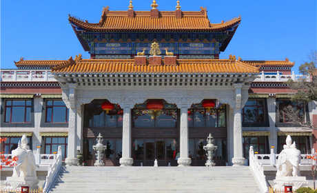 仅25元就享受原价30元的【阜新】瑞应寺景区门票一张，瑞应寺薪火相传，高僧辈出，已传七世活佛，殿宇层叠，雕梁画栋，巍峨庄严，金碧辉煌。