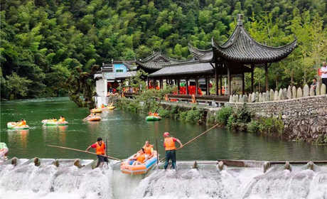 仅98元，享原价140元【黄山】枧潭漂流成人票。枧潭风景区有清心的原生态环境，有迷人的休闲垂钓、激情漂流，有神秘的森林探险、野外烧烤，有欢乐的农事体验。