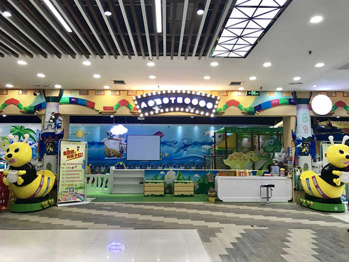 仅需35元，享原价70元的【周口市】奥博特儿童乐园门票一张；含：奥博特儿童乐园淘气堡门票；奥博特全能儿童成长乐园是一个集儿童电玩、泡泡屋、枪炮战场、投影滑梯、投影砸球等多项游玩项目的乐园！