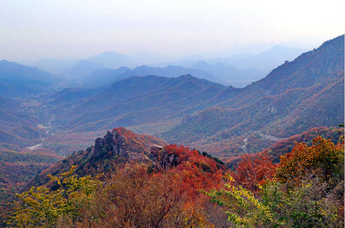 仅40元即可抢购门市价50元的【秦皇岛】板厂峪景区通票一张，板厂峪景区是省级风景名胜区，世界徒步协会健走基地，秦皇岛十大乡村旅游目的地，“长城秋色”是秦皇岛十大景观。
