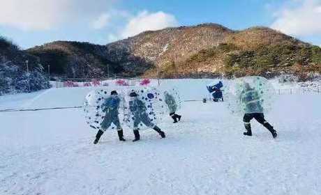 仅88元抢购价值98元【永济】君利梦幻雪魔方单人戏雪套票一张，包含：门票+雪圈/雪盆/方向雪橇/雪地摩托一圈/雪地坦克一圈/马拉雪橇/雪地撞撞球/雪地转转5分钟/雪地四驱车/雪地寻宝等10项各一次