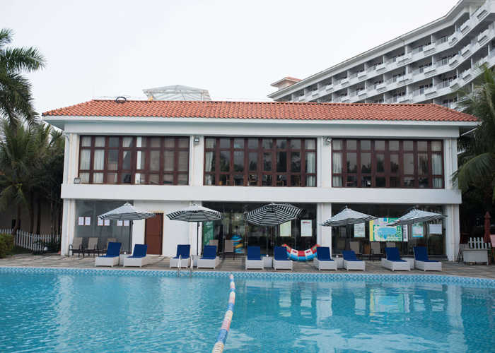 仅566元，享原价1480元的【澄迈县】骏轩温泉酒店高级海景房+温泉，大型户外恒温泳池、温泉及娱乐设施，琼北海岸线最优质的海水和天然温泉。