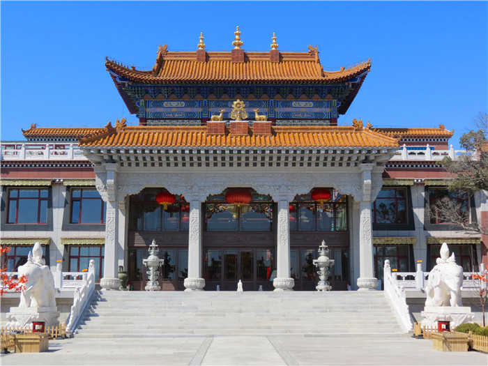 仅25元就享受原价30元的【阜新】瑞应寺景区门票一张，瑞应寺薪火相传，高僧辈出，已传七世活佛，殿宇层叠，雕梁画栋，巍峨庄严，金碧辉煌。