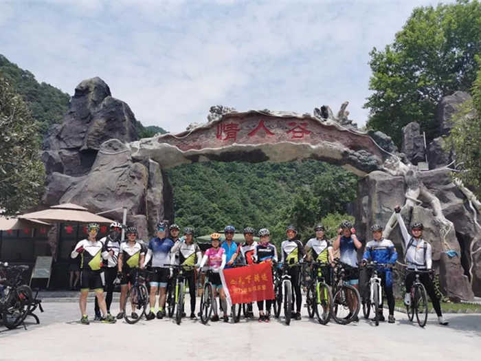 仅75元可享受门市价75元的【台州】三门情人谷景区+玻璃天桥+免费游览潘家小镇和水坊街半价票一张，（即买即用）惊险刺激的“12D”玻璃景观悬索桥，你准备好尖叫了吗？