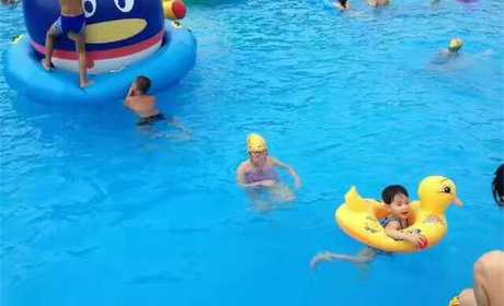 仅需20元，享原价26元的【平顶山市】汝河水上乐园单人票；含：汝河水上乐园单人票一张；项目：大型游泳池、龙头水滑梯、大象水滑梯、儿童戏水区、水上香蕉船戏水池、梦幻乐园等度假游玩胜地；
