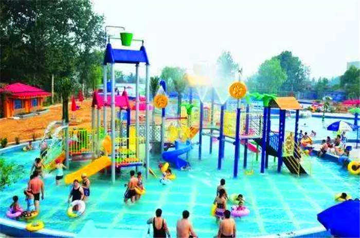 仅49.9元，享原价68元【济宁市】五彩万象城门票，坐落于“孔孟之乡，运河之都”的山东济宁。是以煤炭塌陷地治理为依托，综合治理成集游乐、休闲、拓展训练、学习为一体的大型的现代综合性旅游景区，