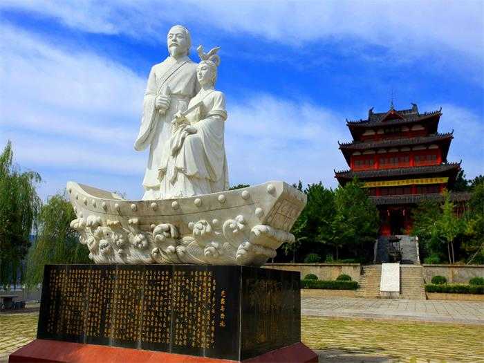 仅需120元，享受价值208元【南阳市】丹江大观苑景区门票（送船票+精英馆票+世纪龙票），需提前三小时购票；丹江大观苑是丹江口水库周边自然景观较丰富的区域，山清水秀，美丽如画，奇山异石，独具姿彩。