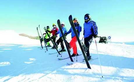 仅80元购买价值90元的【兴安盟】突泉滑雪场高山滑雪2小时平日票一张，含：雪板，雪鞋，雪仗！主要经营项目包括：滑雪，滑冰，雪地摩托，雪上飞碟，冰上碰碰车，冰上爬犁，等多种项目。