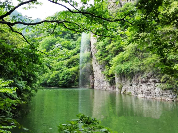 仅需50元，享原价68元的【三门峡】仰韶大峡谷景区门票+《野人部落》演出门票一张；含：仰韶大峡谷以险、奇、幽、雄为特点，备受游客青睐。