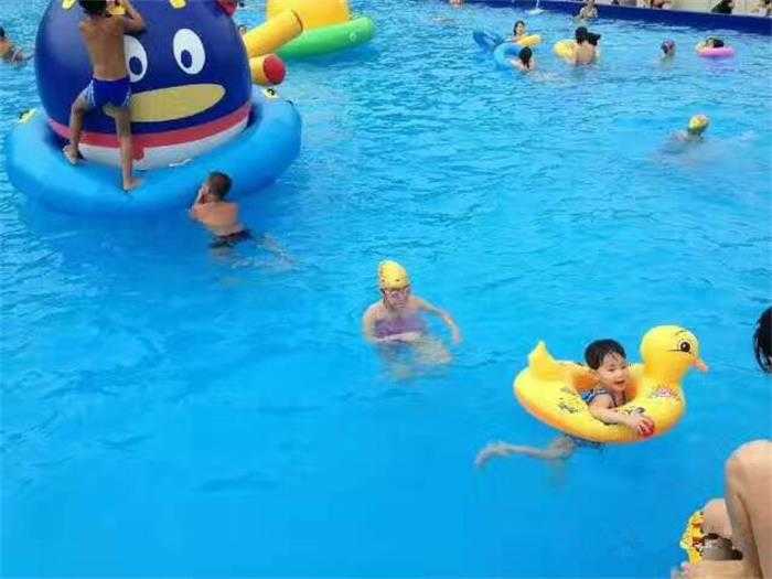 仅需20元，享原价26元的【平顶山市】汝河水上乐园单人票；含：汝河水上乐园单人票一张；项目：大型游泳池、龙头水滑梯、大象水滑梯、儿童戏水区、水上香蕉船戏水池、梦幻乐园等度假游玩胜地；
