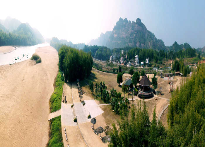 仅135元！即可购买最高价值150元石表山休闲旅游风景区全票（含四项）；石表山休闲旅游风景区位于广西东部的梧州市藤县象棋镇道家村的国家AAAA级景区；