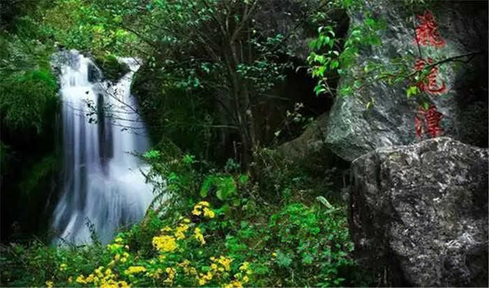 仅60元，享原价88元的【十堰】龙潭河景区门票龙潭河景区位于湖北省郧西县汉江之滨羊尾镇境内，是国家4A级旅游景区和省级森林公园、地质公园。龙潭河集原生态的山、水、瀑、潭、洞、溪为一体