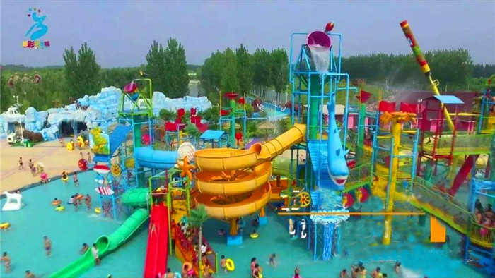 仅49.9元，享原价68元【济宁市】五彩万象城门票，坐落于“孔孟之乡，运河之都”的山东济宁。是以煤炭塌陷地治理为依托，综合治理成集游乐、休闲、拓展训练、学习为一体的大型的现代综合性旅游景区，