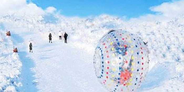仅78元即可享原价140元的【天津】天津百亩冰雪大世界 2+1家庭门票+雪圈（1小时）套票