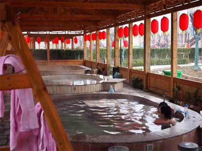 仅需29元，享受价值39元【洛阳市】阳光水世界温泉成人票一张，可供一人使用，含温泉洗浴、休息厅休息、娱乐大厅休闲、一次性洗涤用品等；