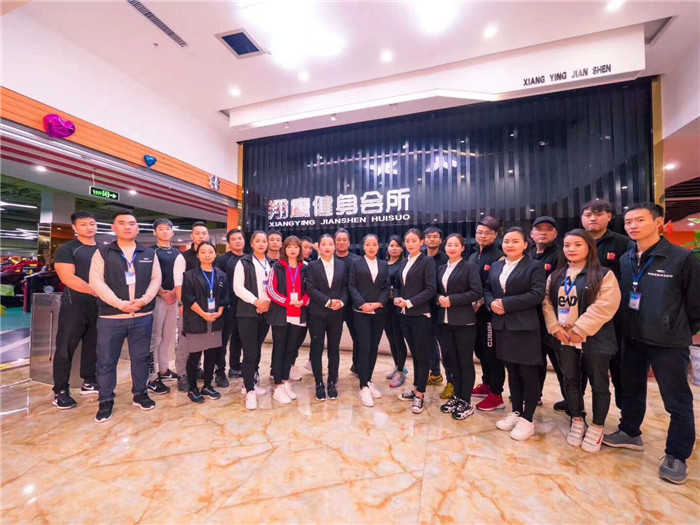 仅38元就享受原价49.8元的【巩义】紫荆翔鹰健身房游泳健身一票通，翔鹰健身会所是一家集休闲、娱乐为一体的综合性场所，占地面积5000平方米，环境优雅，设备齐全；