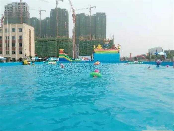 仅需16.8元，享价值20元的【驻马店市】天中实验小学水上动漫嘉年华成人门票一张，包含龙头滑梯、大象水滑梯、儿童戏水区、水上香蕉船戏水池等，休闲避暑的好去处！