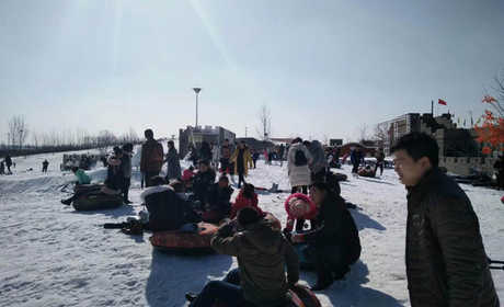 仅78元，享原价120元，【沧州】事竟成滑雪场雪圈/雪板（2选1）不限时周末票，雪道设计合理新颖时尚，可容纳2000人共同滑雪，是冬季户外活动好去处！