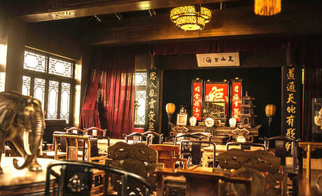 仅130元！享原价150元的【历下区】百花洲芙蓉馆A区门票，包含：百花洲芙蓉馆A区门票，明府芙蓉馆曲艺大舞台，主要演出曲目形式有：相声、山东快书、快板书、双簧、评书等等